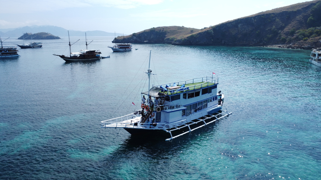 island-superior-phinisi start from  - Komodo Sharing Tours