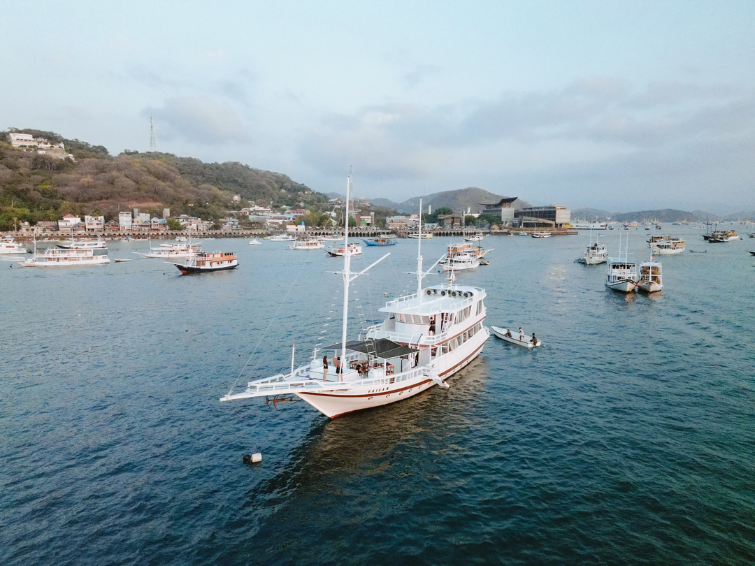 Private trip by gaisan deluxe phinisi  - Komodo Boat Charter