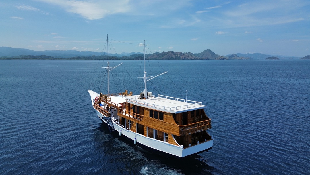 Open Trip 3D2N by El Ashar Deluxe Phinisi - Komodo Sharing Tours
