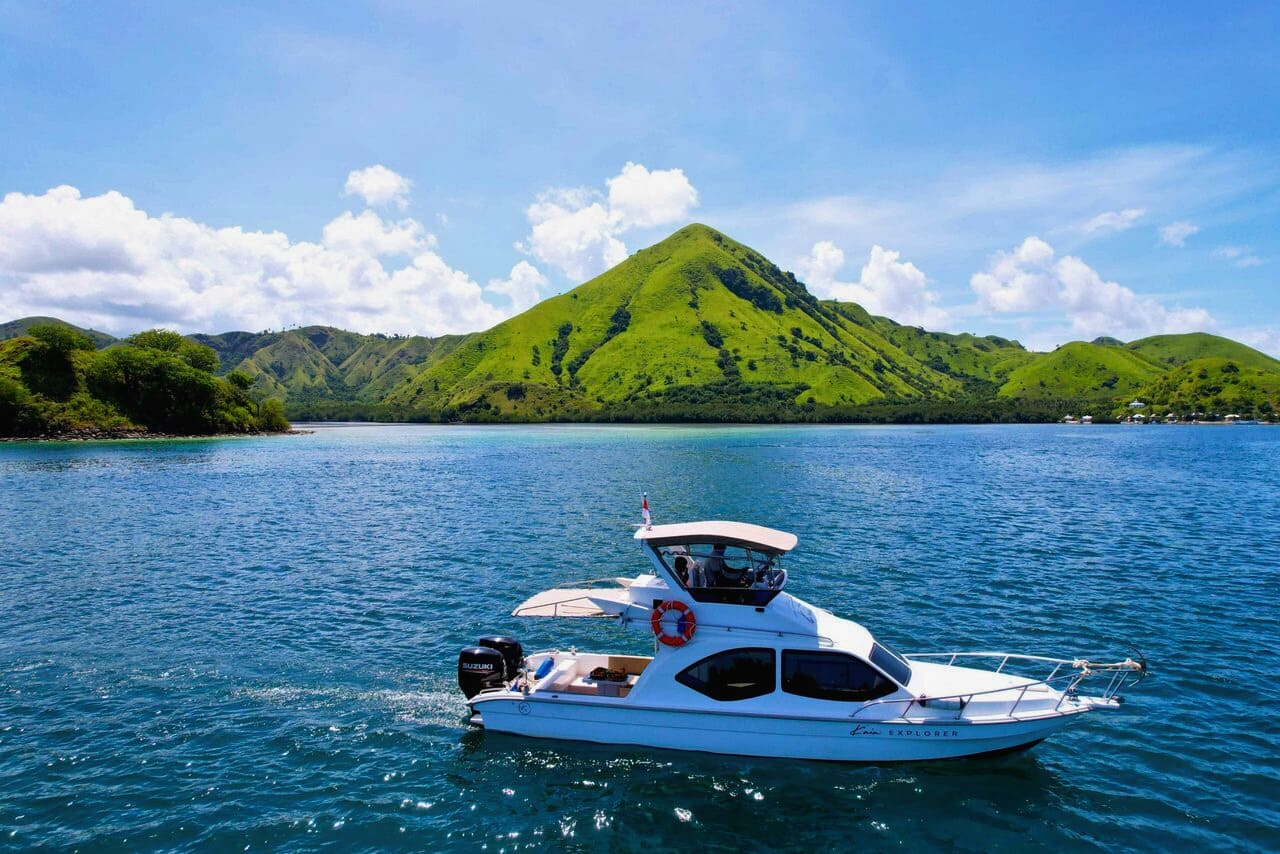 Private Trip 1D by Kaia Explorer Speedboat - Komodo Boat Charter