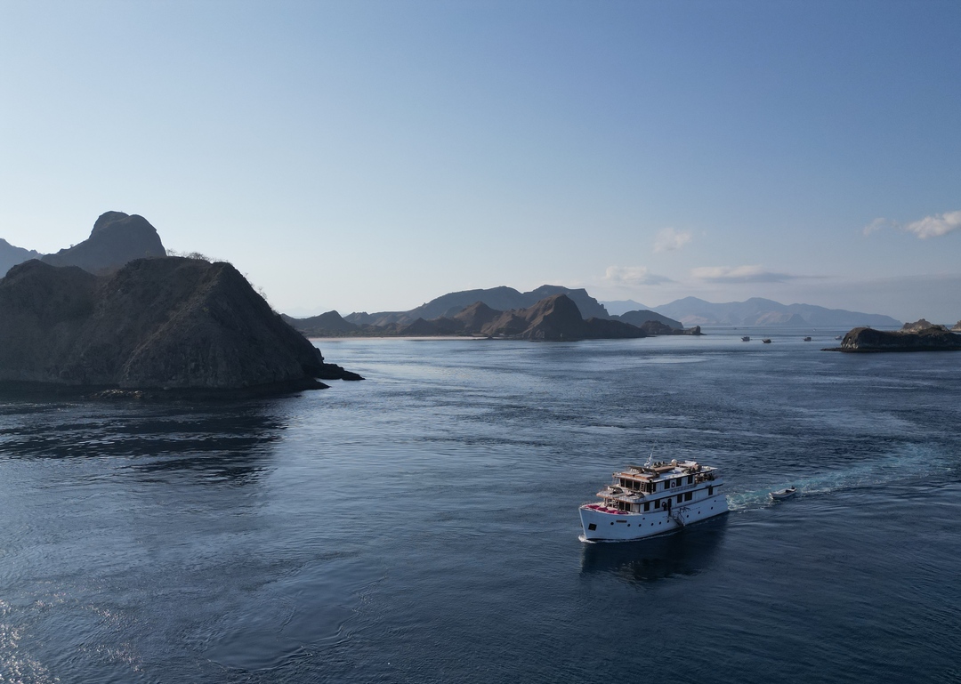 Private trip by La Costa Luxury Phinisi - Komodo Boat Charter