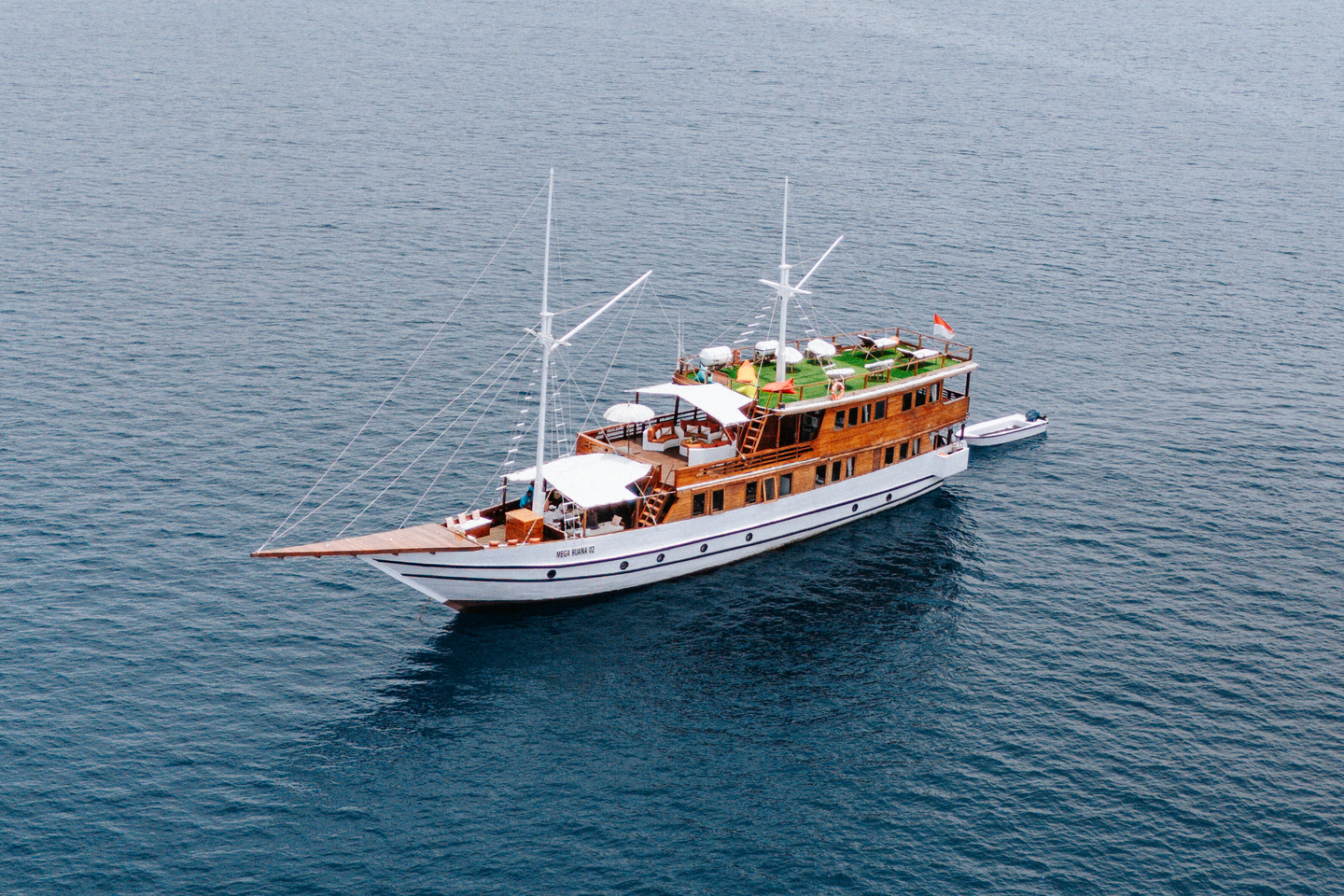 Open Trip 3D2N by Magika Liveaboard - Komodo Boat Charter