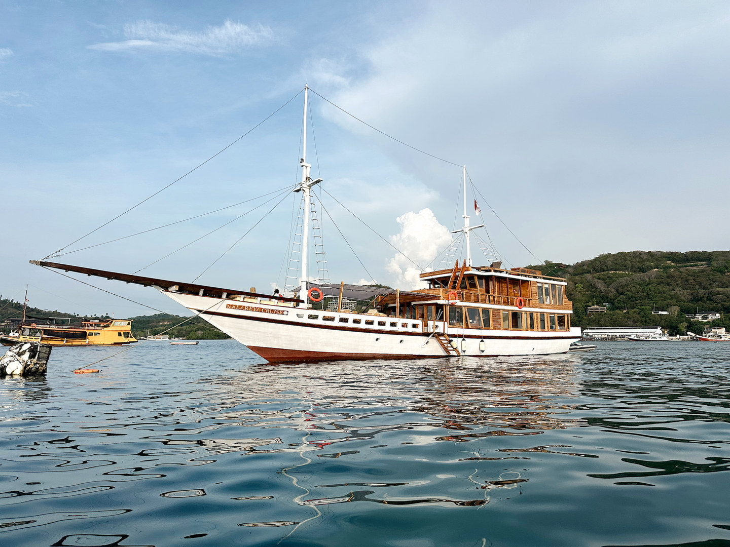Open Trip 3D2N by Nalareya Cruise Deluxe Phinisi - Komodo Sharing Tours