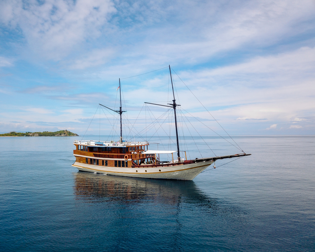 Private Trip by Senada Luxury Phinisi - Komodo Boat Charter