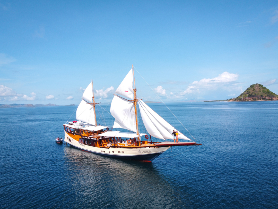  Private trip by Solana Deluxe Phinisi - Komodo Boat Charter
