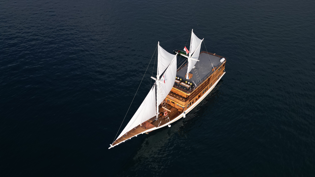 Open Trip 4D3N by Sundari Voyages Luxury Phinisi - Komodo Sharing Tours