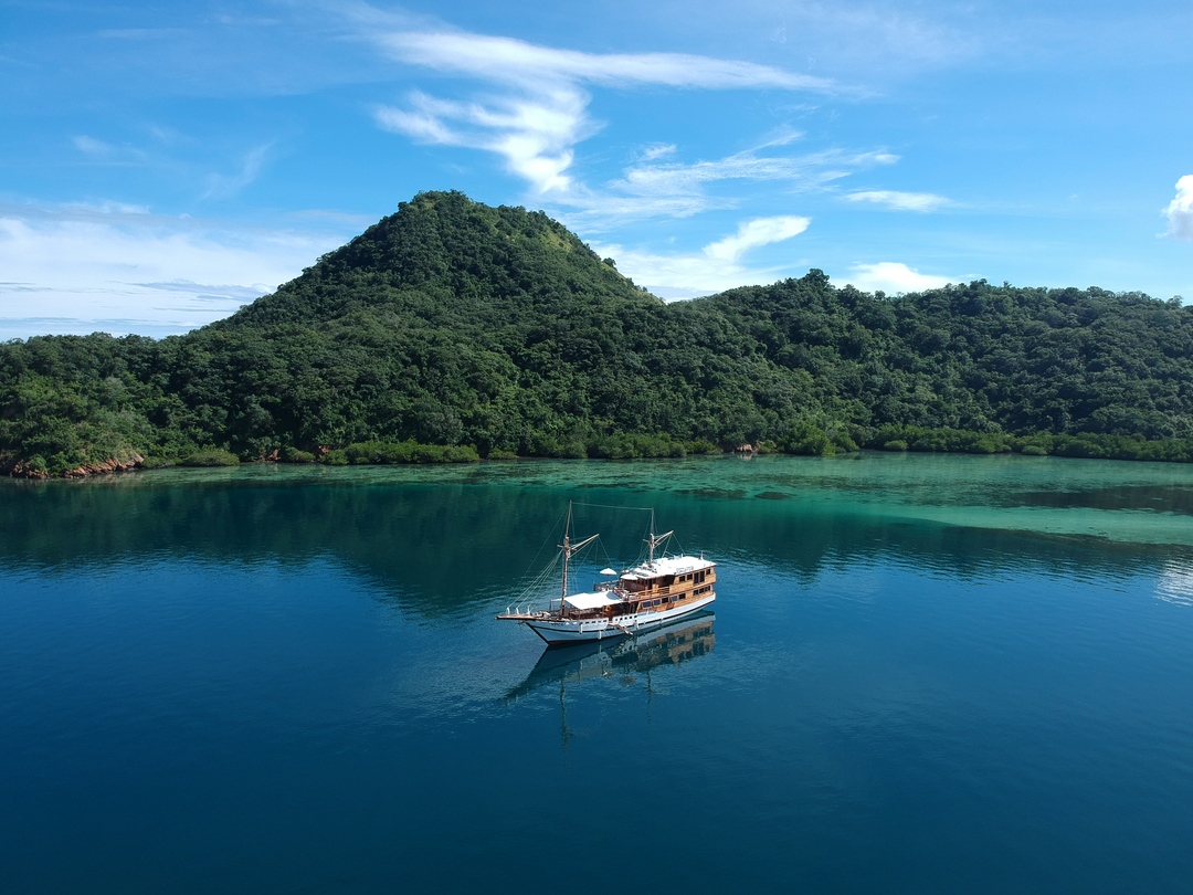 Private Trip by Vinca Voyages Luxury Phinisi - Komodo Boat Charter